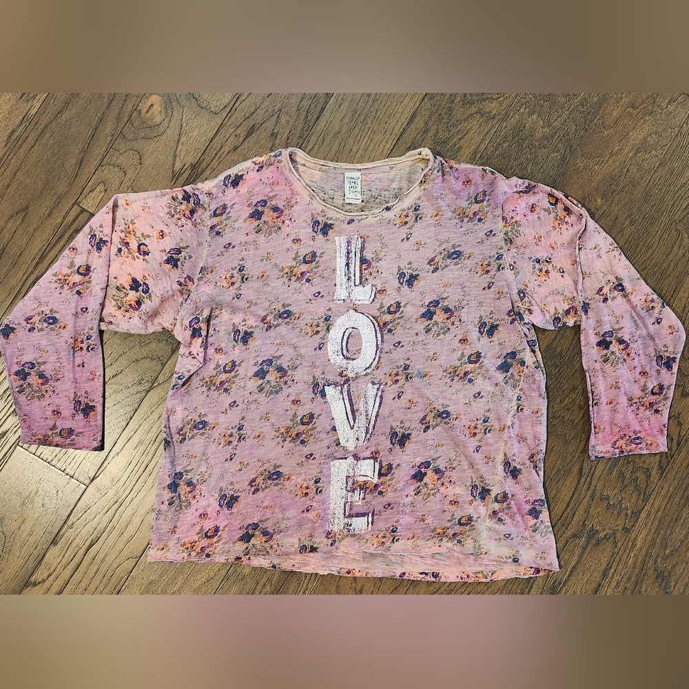 Magnolia Pearl Long Sleeve Love Tee Worn 1x One Size Smoke Free Home